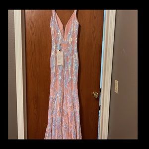 Jovani grown size 4 brand new with tags never worn